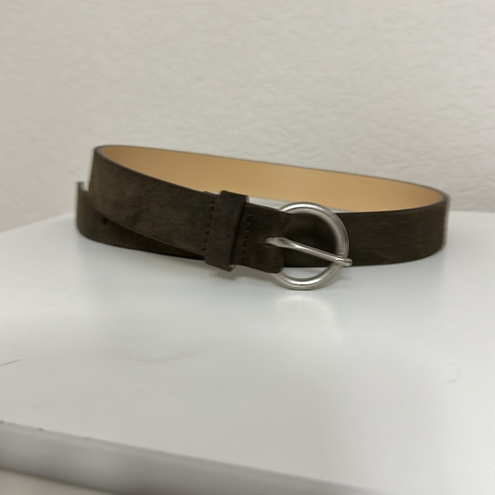 Women's Circle Leather Belt. Size 28 brand new with tags, dark olive suede.